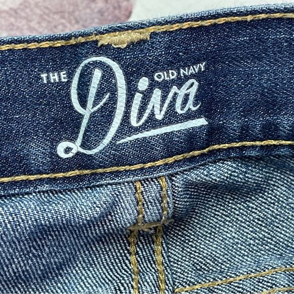 Old Navy The Diva Denim Shorts Distressed Size 8 Cut offs - Picture 11 of 11